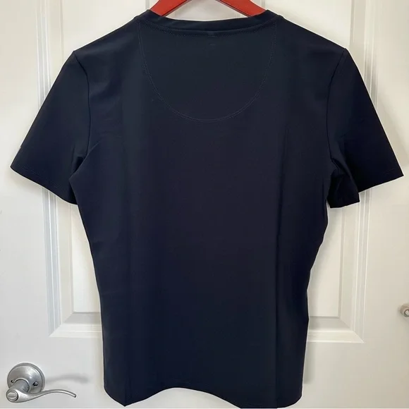MaxMara Leisure label cut technic breathable t-shirt. Size: Small US2/4 160/84A
